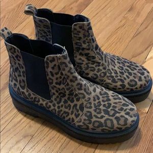 Urban outfitters chunky platform boots cheetah